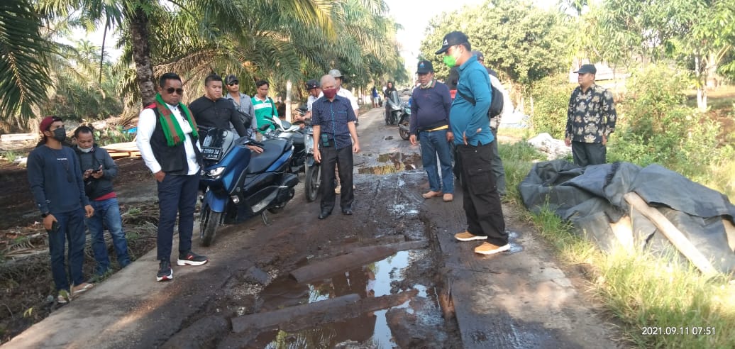 Bupati Pelalawan Lakukan Kunjungan Kerja Ke Desa Pulau Muda dan Desa Bandar Pesisir