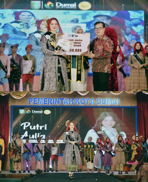 Putri Aulia Raih Gelar Dara Photogenic pada Pemilihan Bujang dan Dara Kota Dumai 2025