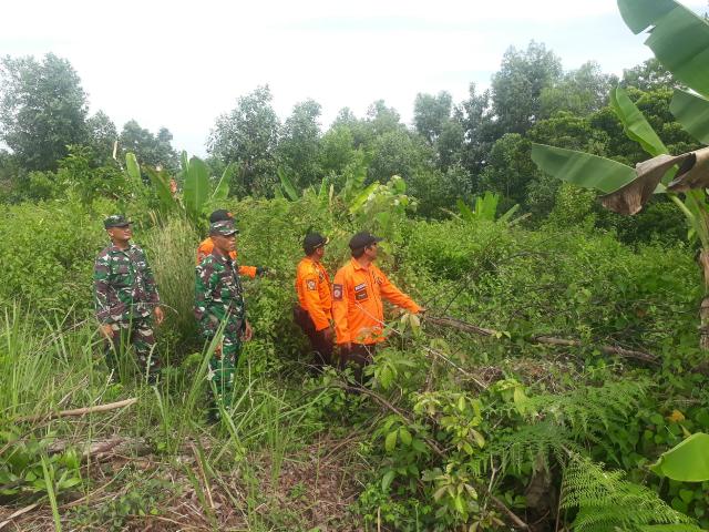 Babinsa Koramil 03/Mandau Bersama Rescue BPBD Lakukan  Pemantauan Karhutla di Titik Rawan Kebakaran