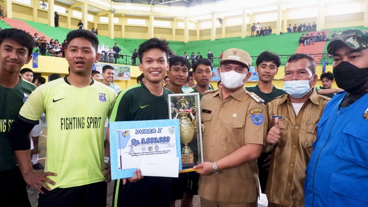 Bupati Labuhanbatu Menutup Turnamen Futsal Tingkat SLTA