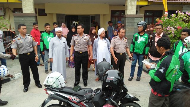 Wakapolresta Pekanbaru Melepas Jenazah Korban Supir Go Car dari RS Bhayangkara