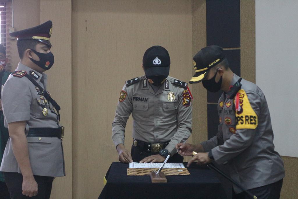 Sertijab Kasat Reskrim Dipimpin Polres Bengkalis dan Ucapkan Selamat Kepada Kasat Reskrim Baru