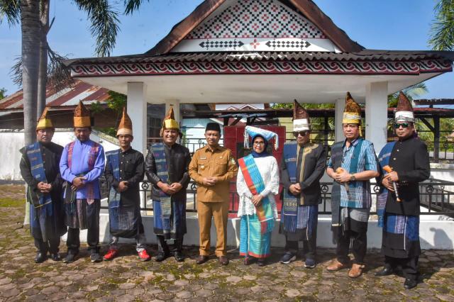 Didampingi Wabup, Walikota Pematang Siantar Ziarahi Makam Raja Sang Naualuh Damanik