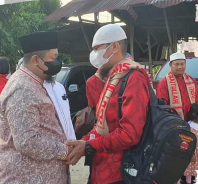 Riki Rihardi Melepas 55 Jema'ah Umroh dari Kecamatan Mandau