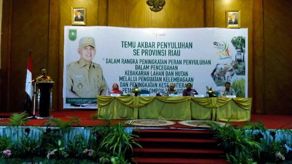 Plt. Gubri Ingatkan Peserta Penyuluhan Agar Tidak Membakar Lahan Hutan