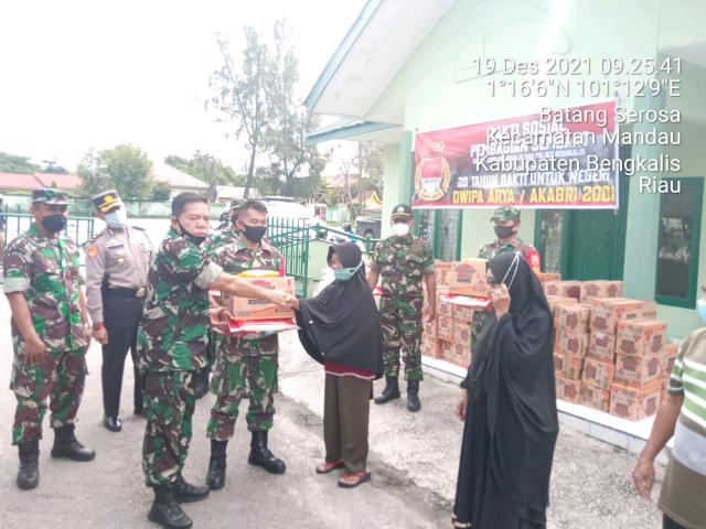 Rangka 20 tahun Bakti Untuk Negri, Dwipa Arya Akabri 2001 bagikan sembako