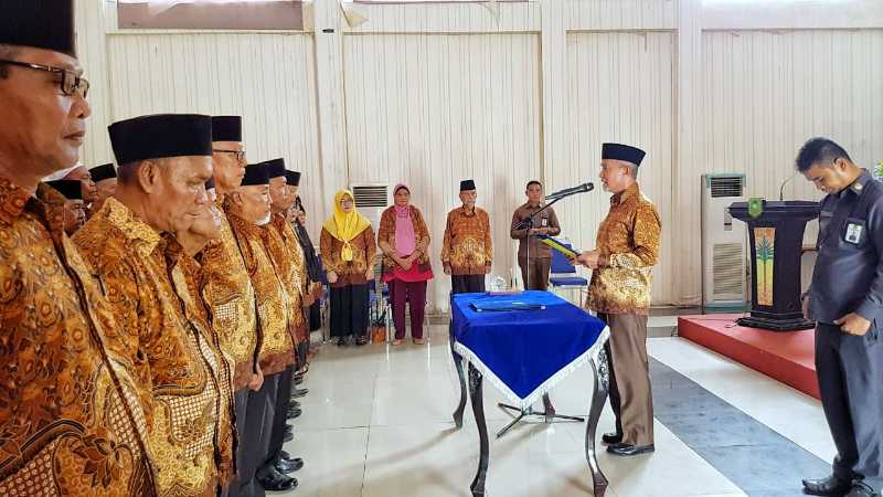 Wakil Bupati Meranti Lantik Pengurus PWRI Meranti Masa Bakti 2015-2020