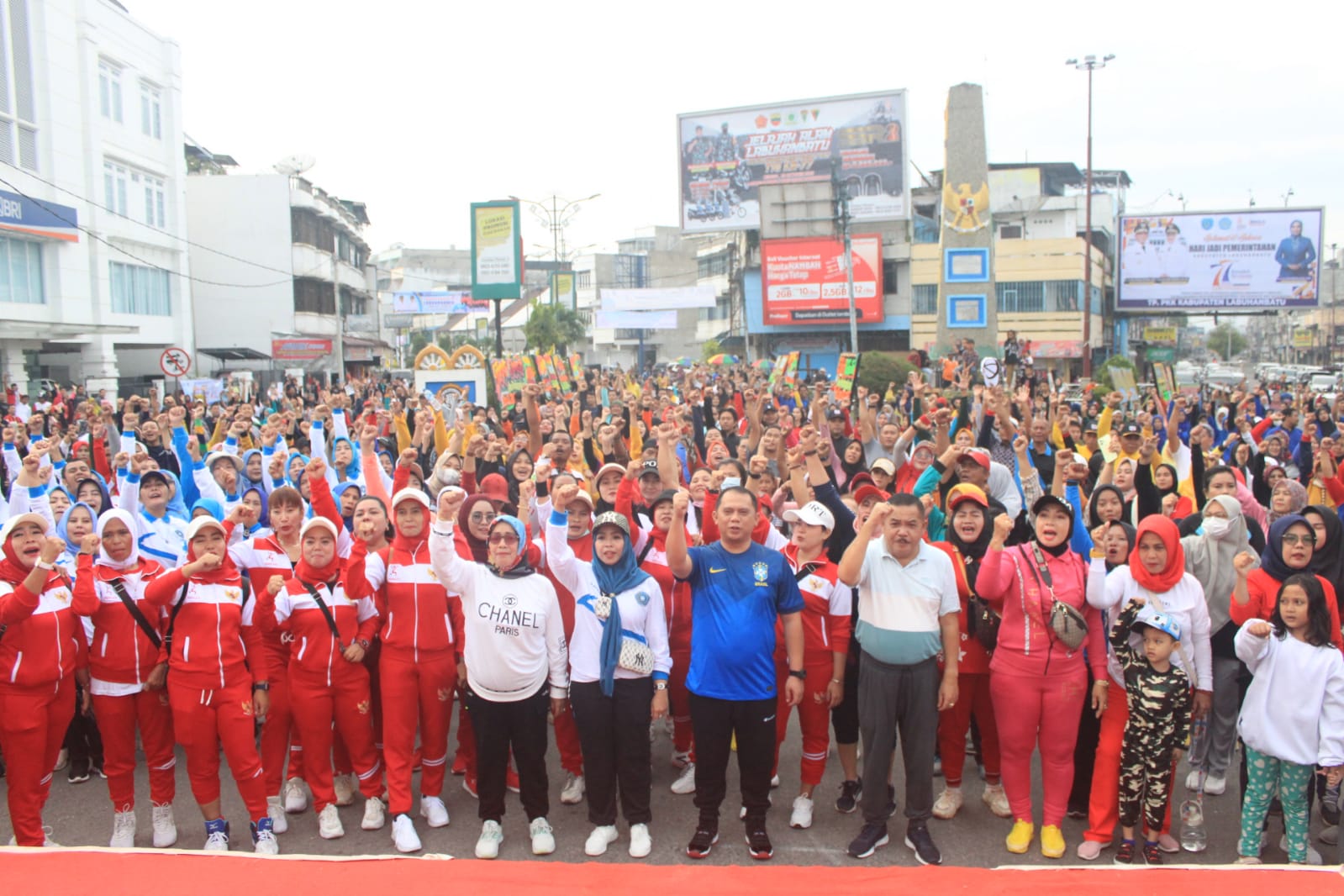 Meriahkan Hut Pemkab Labuhanbatu ke 77, Bupati Ikuti Senam Sehat di Acara CFD