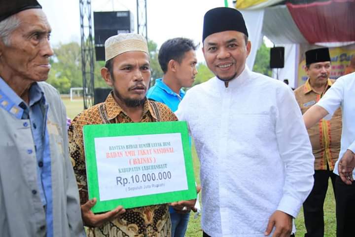 Plt Bupati Labuhanbatu Serahkan Bantuan di Kecamatan Pangkatan
