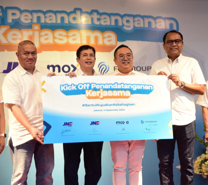 Kolaborasi Moxa, FIFGROUP dengan JNE Express dan JNEI