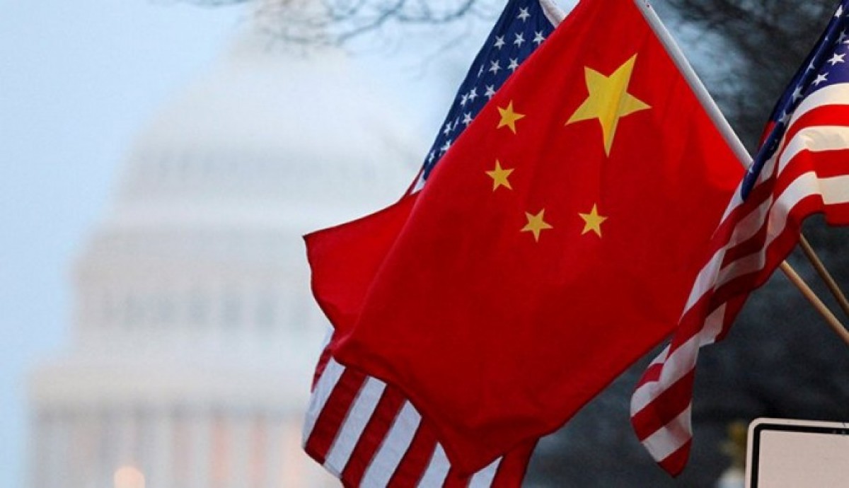 Mulai Hari Ini, Trump Berlakukan Tarif Impor untuk Cina
