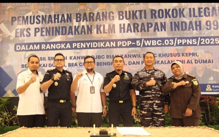 Wujudkan Komitmen Gempur Rokok Ilegal, Bea Cukai Riau Lakukan Pemusnahan Barang Bukti