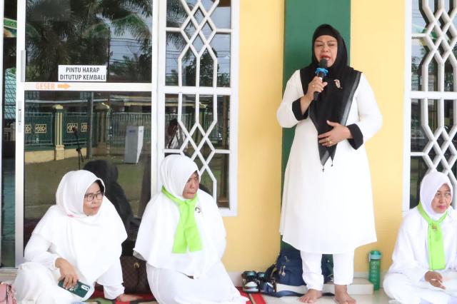 Kepala Dinas Pendidikan Bengakalis Hadiri dan Buka Pelaksanaan Manasik Haji TK Khodijah