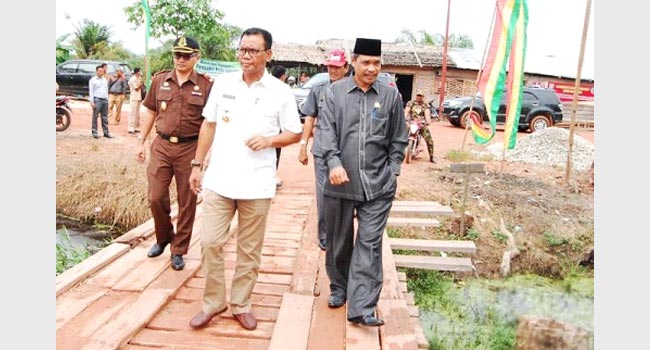 Jalan Lintas Dumai-Sinaboi Terhenti Pembangunannya, Ini Penjelasan Bupati Suyatno