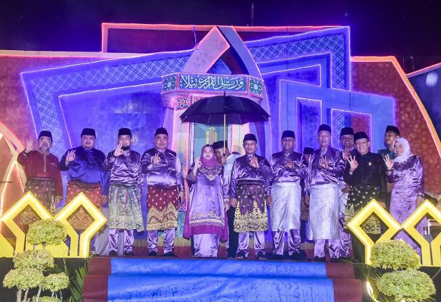 Ajang Syi'ar Islami, Bupati Kasmarni Buka MTQ Bathin Solapan di Tengah Hujan