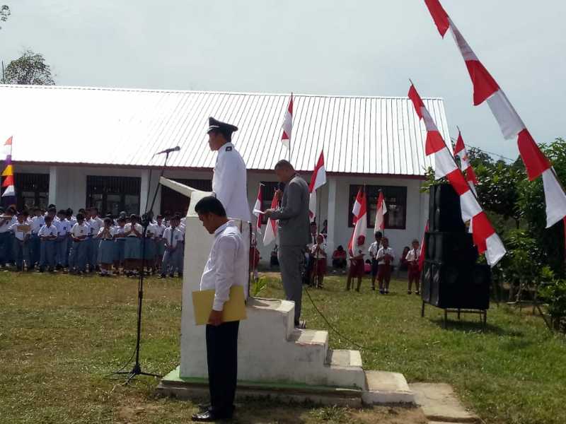 Kades Manalu Purba Bertindak Sebagai Inspektur Upacara HUT Kemerdekaan RI Ke 73