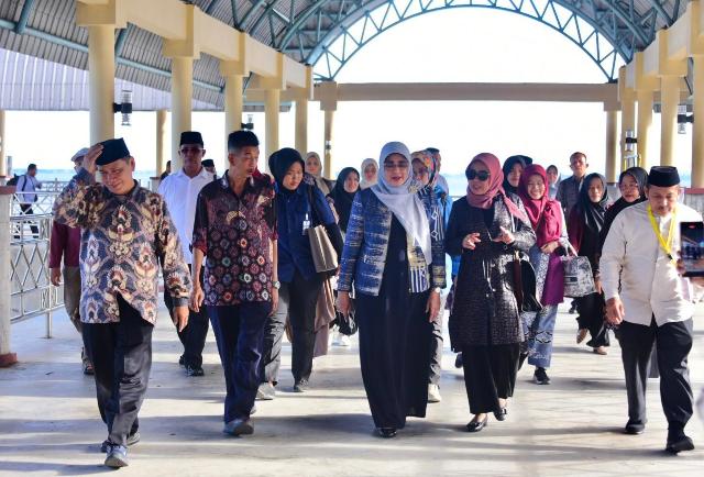 Tiba Di negri Junjungan,Istri Menteri Agama RI Bertugas Sebagai Pengawas MTQ ke-43 Riau