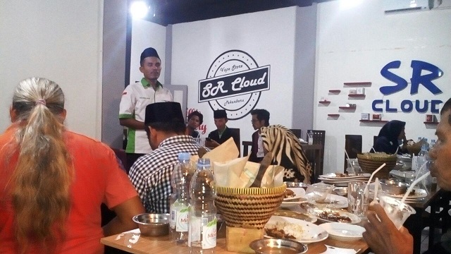 Media Seputar Riau Gelar Buka Puasa Jurnalis Bersama Anak Yatim
