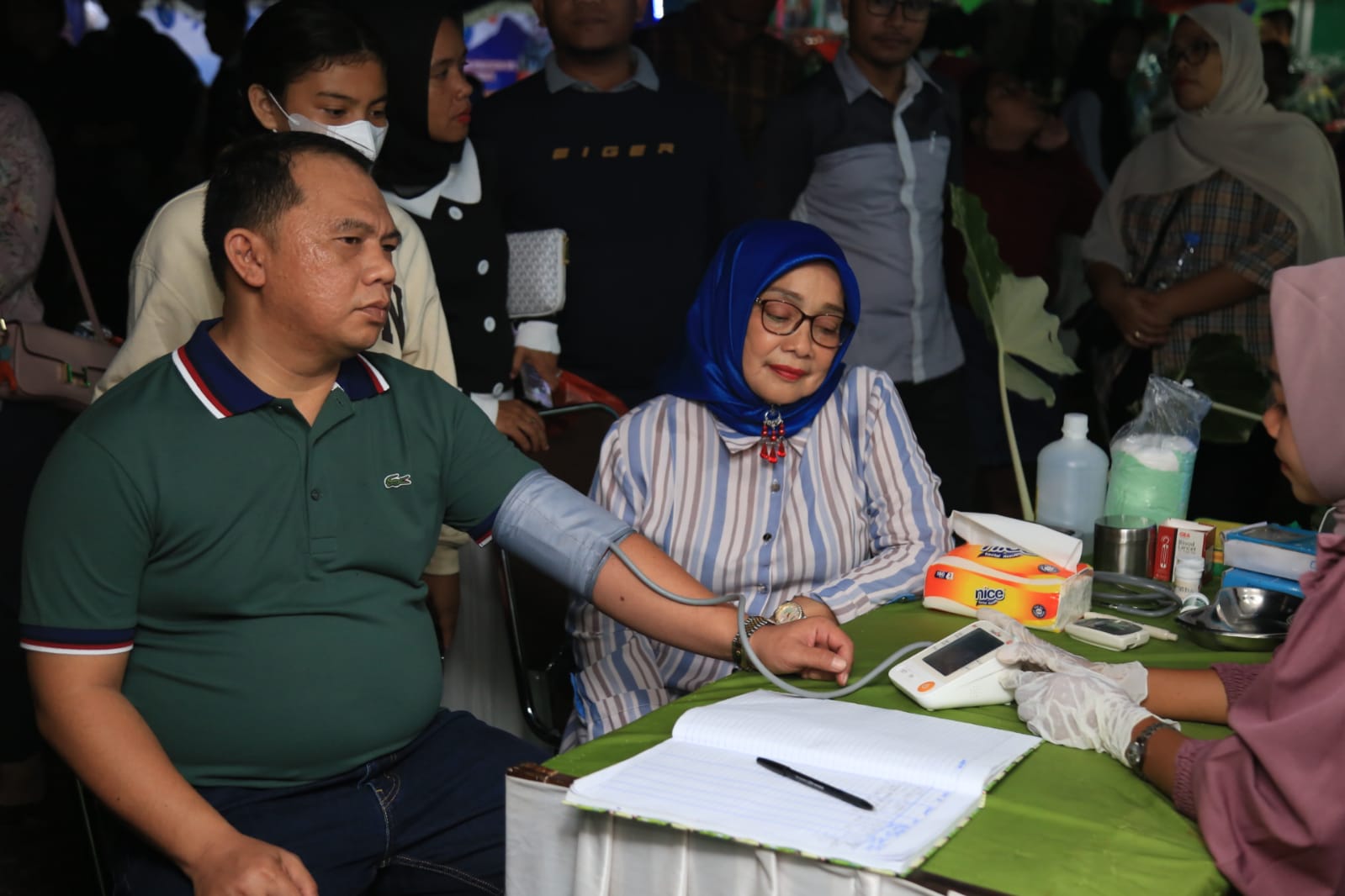 Bupati dan Wakil Bupati Labuhanbatu Menyapa Para Pedagang UMKM