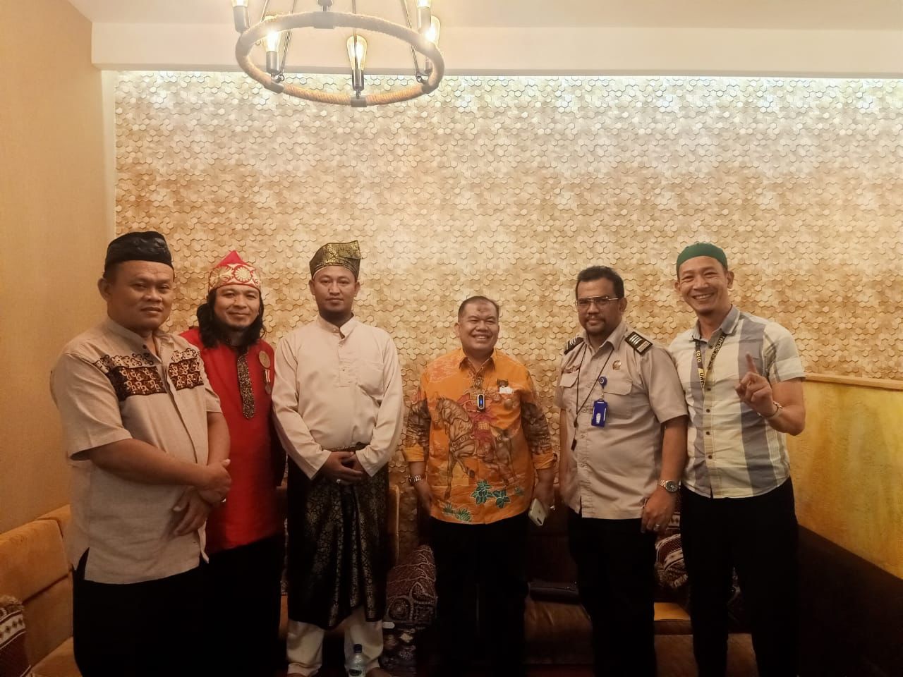 Radja Air Tiris Hadiri Jamuan Makan Malam Dengan HABIB ALWI Zuriat Muhammad SAW