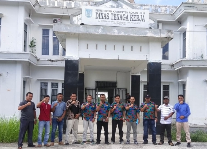 DPC F.SPTI - K.SPSI Rohil Serahkan Kepengurusan Baru ke Disnaker