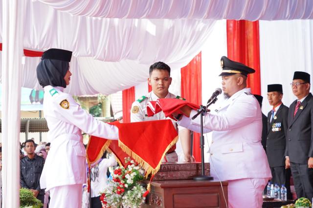 Pelaksanaan Upacara Pengibaran Bendera Rangka Memperingati HUT RI ke 77 di Kecamatan Mandau