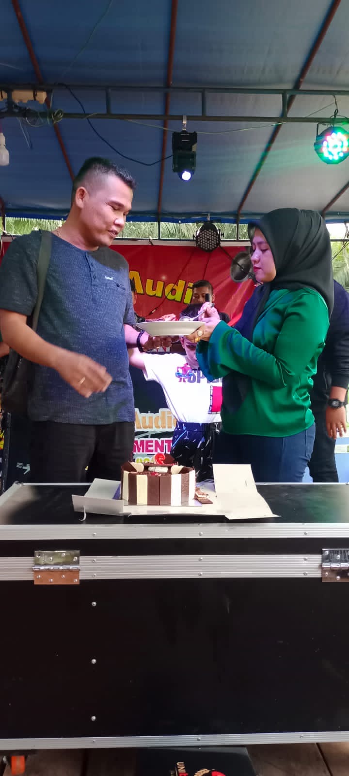 Pengusaha Muda Kota Dumai Sekaligus Pemilik Perusahaan Media cetak Tanjak Gelar Pesta Ulang Tahun pe