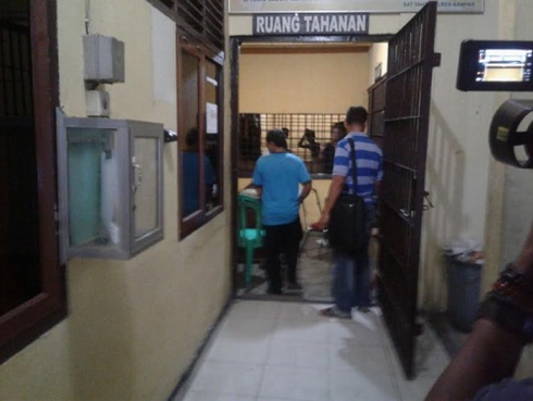 Nyoblos 2 kali, Petugas KPPS Kampar Ditahan