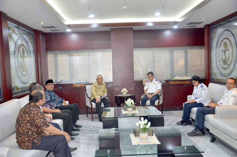 Gubri dan Menteri Perhubungan Bahas Tol dan Kereta ApI si daerah Riau