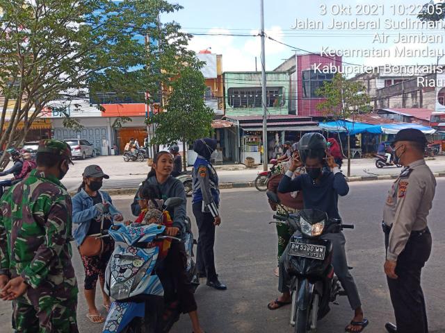 Serda Heriyadi Himbau Warga Pasar Agar Patuh 3 M sesuai Protokol Kesehatan C-19