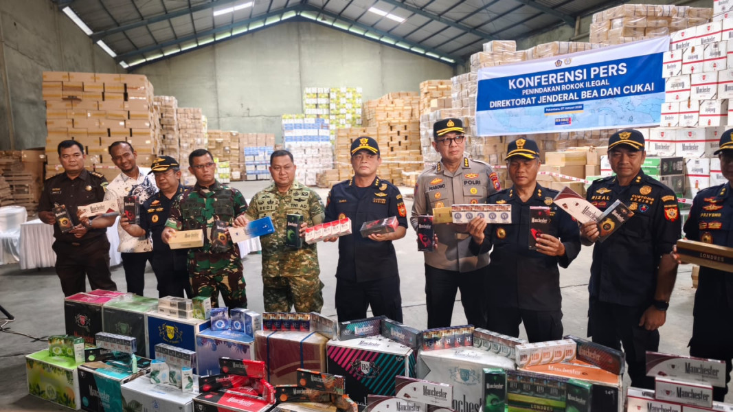 Penimbunan Rokok Ilegal Rp300 Miliar Terbongkar di Riau