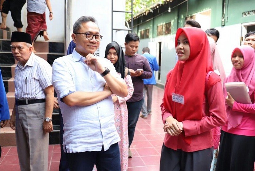 Datangi Kampung Inggris, Zulhas Optimistis TKI Bisa Unggul