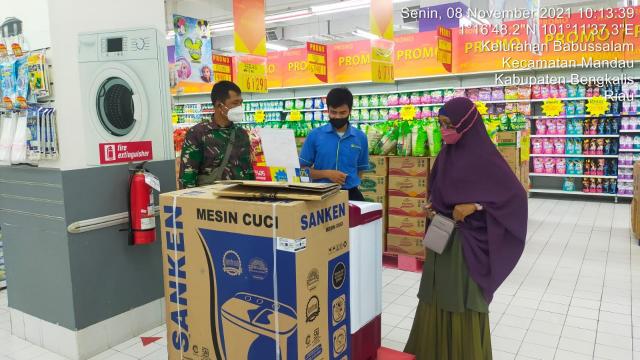 TNI Koramil 04/Mandau Cek Protkes C-19 di Mall City Mandau
