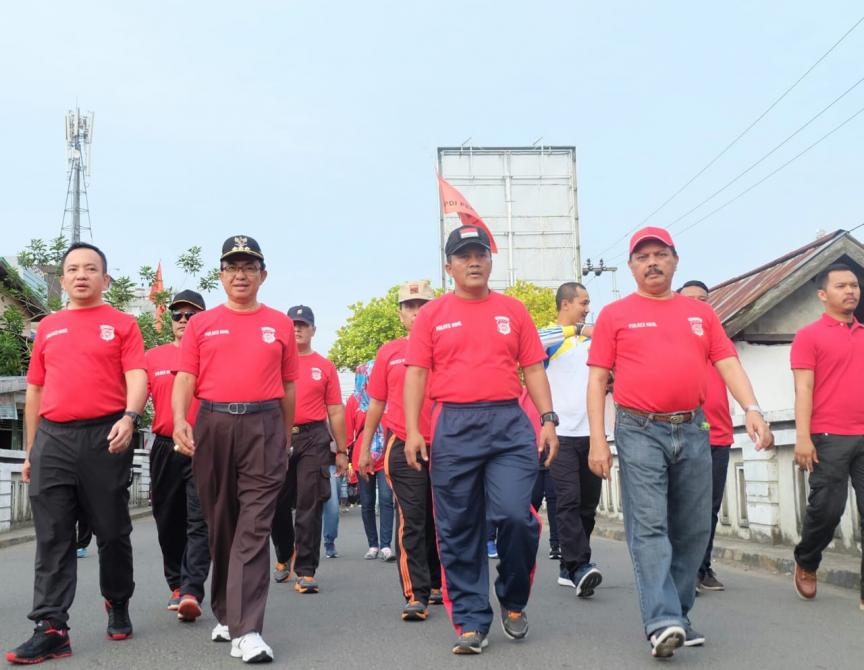 Ditaja Polres Inhil, Bupati Ikuti Jalan Santai Bersama Ribuan Masyarakat