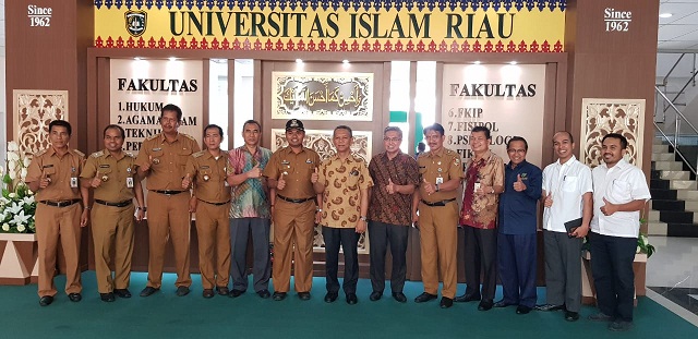Camat Marpoyan Damai Beserta Para Lurah Minta UIR Sumbangkan Keilmuan Majukan Kecamatan