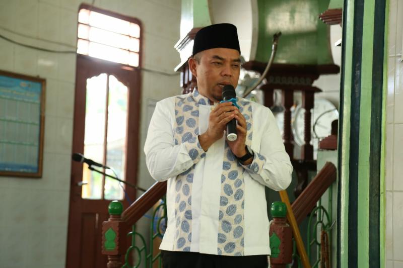 Bupati Labuhanbatu Kembali Berikan Hadiah Umrah Dua Putri Berbakat Asal Panai Hulu