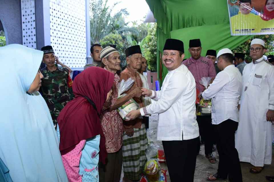 Tepis Pemberitaan Miring, Bupati Bengkalis  fokus dalam Safari Ramadhan dan Berbagi Sembako