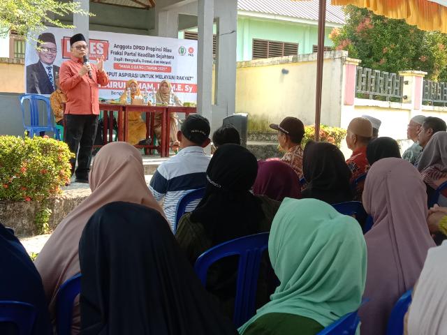 Dipadati kaum Emak emak, H.Khairul Umam Tampung Aspirasi Terkait Pembangunan jalan