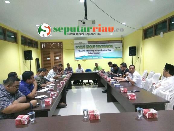 Pijar Gelar Seminar mencari Solusi Kemelut RTRW Provinsi Riau