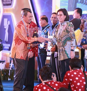 Kembali lagi Bupati Siak Terima Penghargaan dari Menkeu