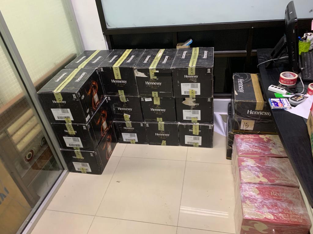 Bea Cukai Dumai Gagalkan Penyelundupan Ratusan Botol Miras Ilegal