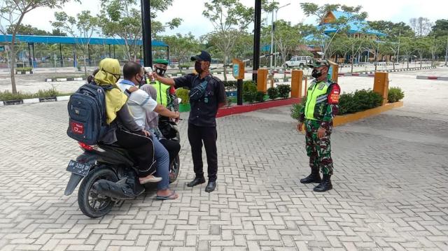 Serma Yulihar Imbau Agar Warga Tetap Wasapada Covid-19 Ditempat Keramaian