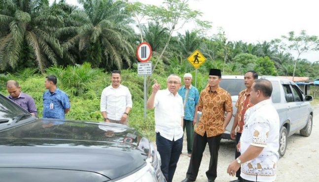 Gubri Tinjau Ke Lapangan Jalan Lintas Tebing Tinggi Okura-Perawang