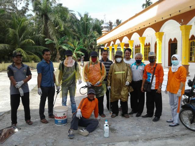 Dinas PMDK Minta Seluruh Desa Lakukan Penyemprotan Disinfektan