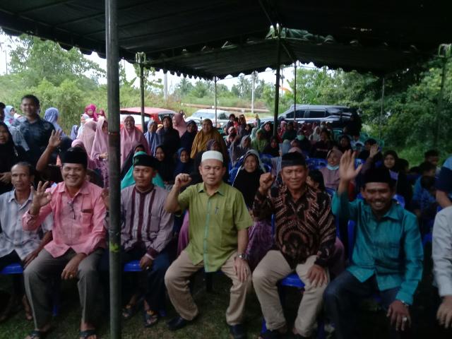 Walau Hujan Mengguyur, H Siantar Tetap Semangat Gelar Reses di Jalan Manduri