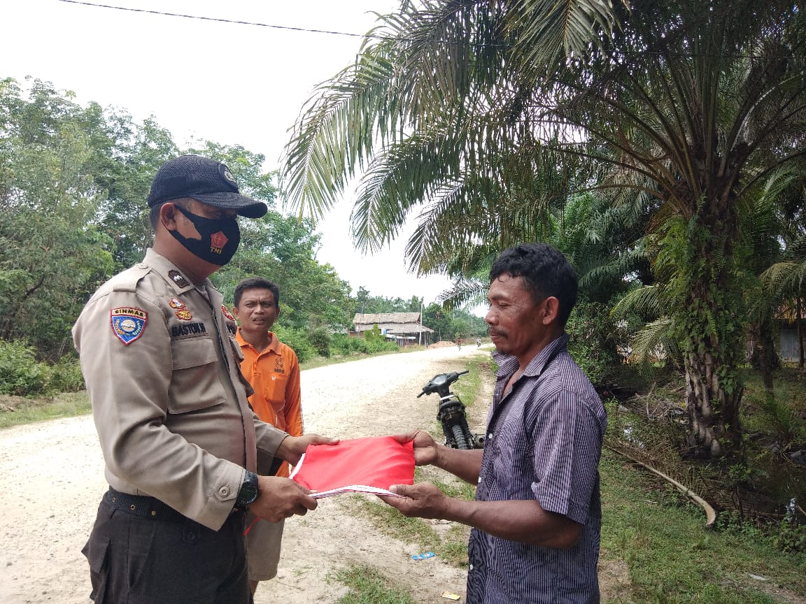 Kobarkan Semangat Kemerdekaan, Polres Dumai Melalui Polsek Jajaran Ajak Masyarakat Kibarkan Bendera 