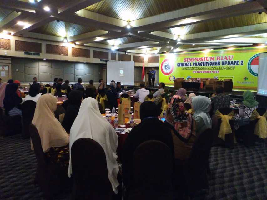 PDUI Gelar Simposium Riau General Practitioner 2 Update dan Salurkan 10 Kursi Roda