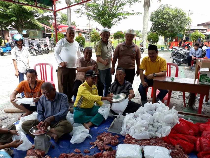 Rektor UIR dan Camat Marpoyan Damai Berkolaborasi di Kepanitian Qurban