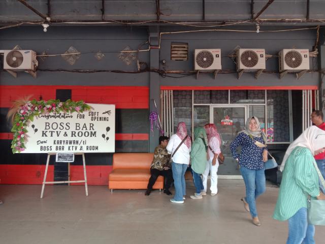 Grand Opening dan Peresmian Karaoke Keluarga Bos Bar KTV & Rom Duri