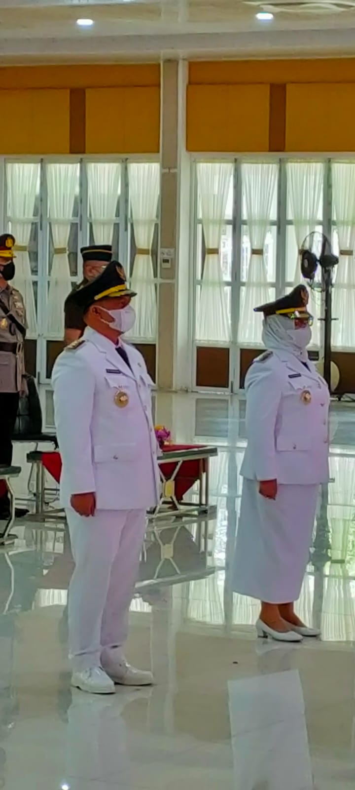 Dr.H.Erik Adtrada Ritonga, M.K.M, dan Hj. Elya Rosa Siregar S.pd, M.M Dilantik Menjadi Bupati Dan Ea